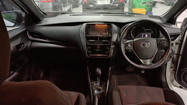 YARIS 1.5 S MATIC 2021 - Image 9