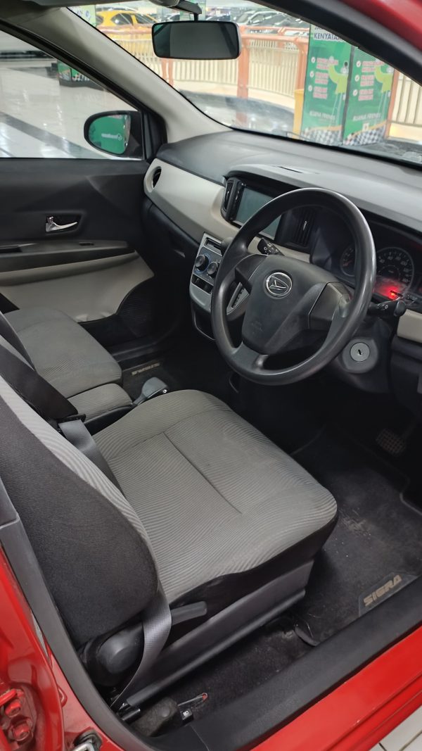 SIGRA 1.2 R MATIC 2020 - Image 9