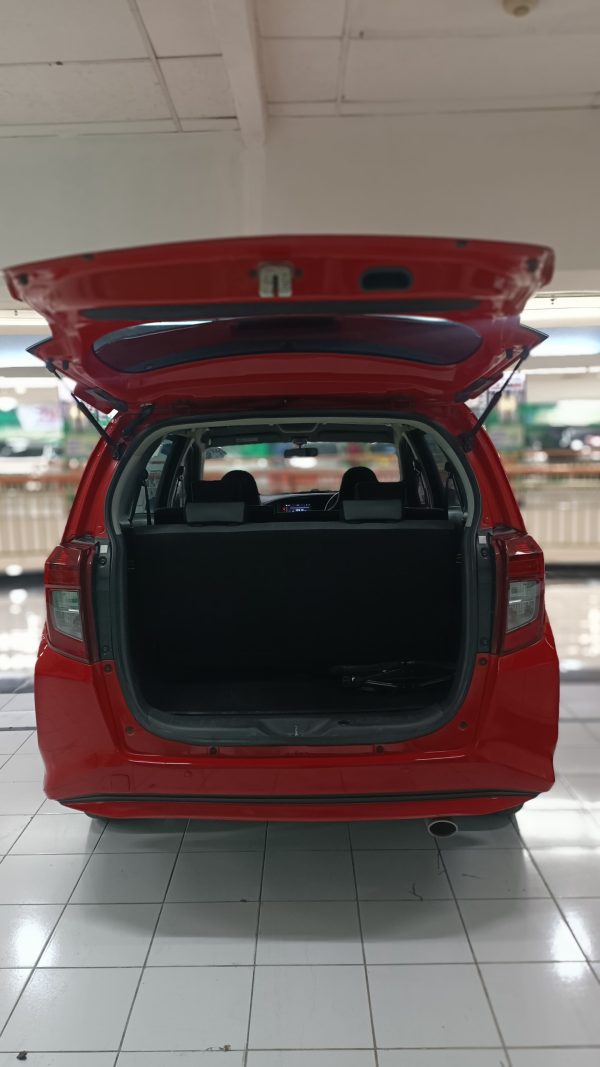 SIGRA 1.2 R MATIC 2020 - Image 10