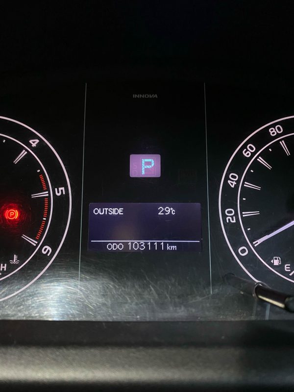 INNOVA REBORN 2.4 G MATIC 2021 - Image 11
