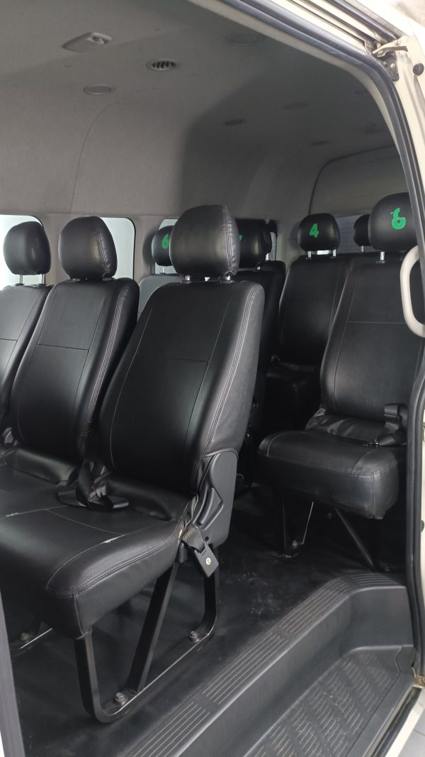 HIACE COMMUTER 2.5 MANUAL 2019 - Image 9