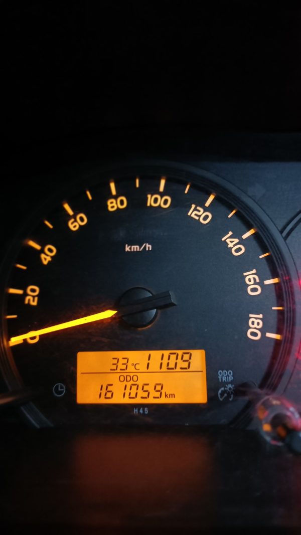 HIACE COMMUTER 2.5 MANUAL 2019 - Image 12