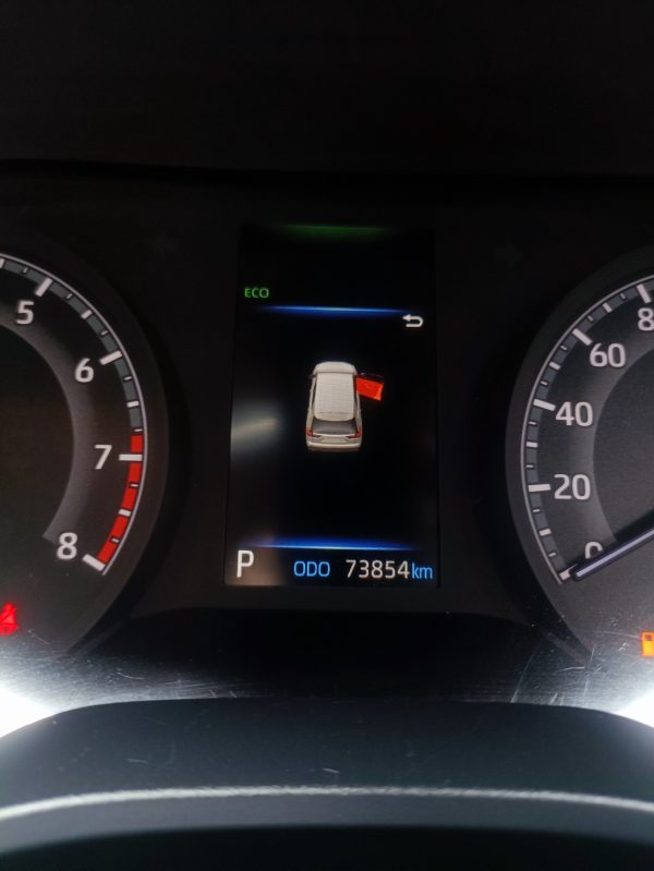 INNOVA ZENIX 2.0 G MATIC 2023 - Image 12